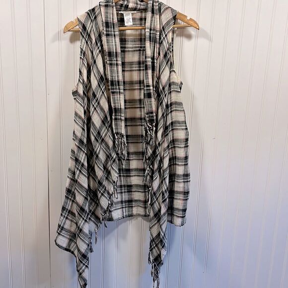 Entro plaid fringe vest - Picture 1 of 4